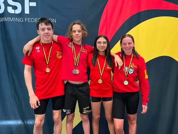 Relais 4x100 mètres nage libre mixte champion de Belgique